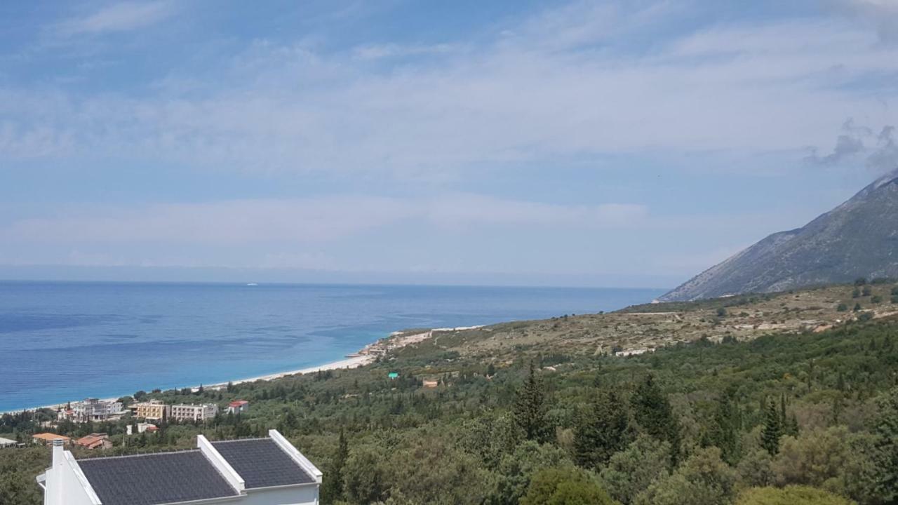 Season Inn Dhërmi Exteriör bild