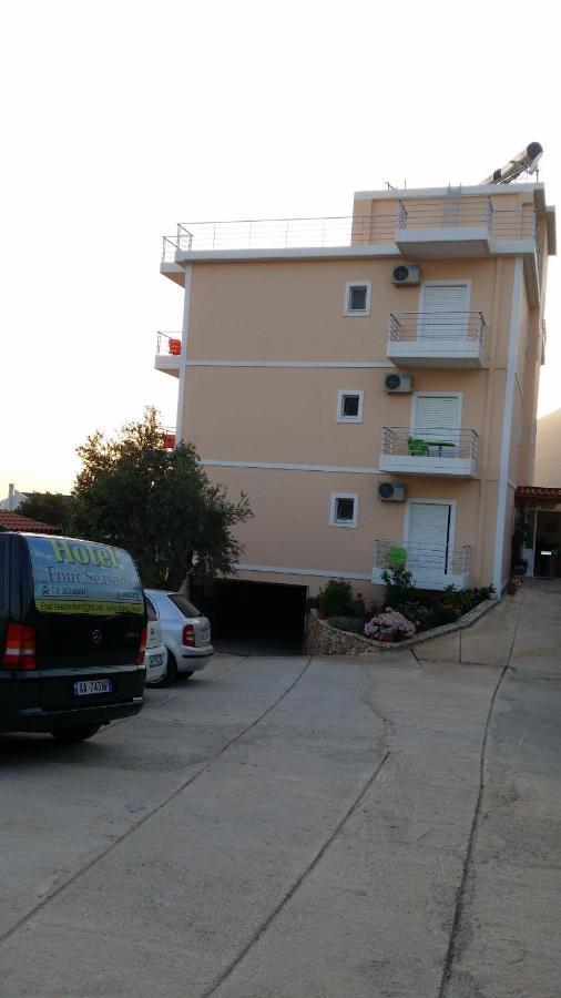 Season Inn Dhërmi Rum bild